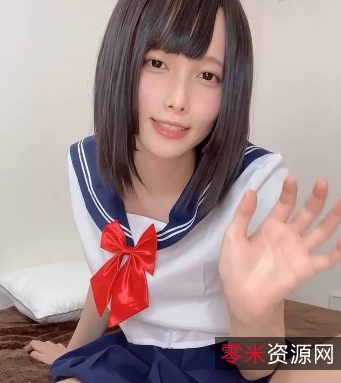 伪娘秋月真凌：性感外表、精彩表演，把你拉进视频世界