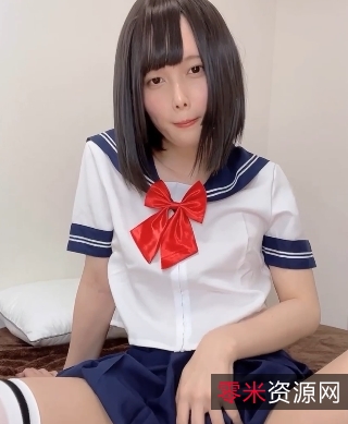 伪娘秋月真凌：性感外表、精彩表演，把你拉进视频世界