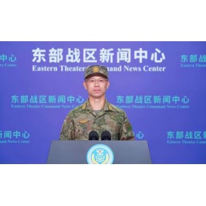 《2022年精彩超级英雄电影：和平使者.第一季.官方中字.Peacemaker》