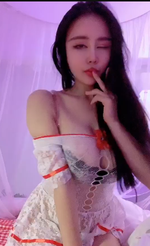 斗鱼TV唐曼44部：搞笑短视频，网络第一美女玉兰精彩表演，给力唱歌、游戏演讲，看到唐曼的真诚友爱和温柔可爱，让你心中的小天使绽放光芒！