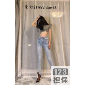 性感厨娘Vivian姐的精湛厨艺与迷人外表