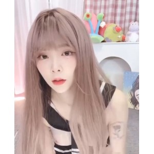 【超级重磅】LPL前职业选手WE大舅子前妻『金提莫』女团成员+最新福利合集更新至10月【179P30V/2.76G】【百度云】