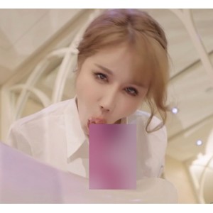 《辛尤里12月新作：大罩杯银娃玩弄梦幻升天，惊艳百度盘》