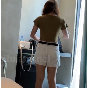 4K高清小妹子妹妹：19岁大二学生聊男友边吃大神棒子的视频精彩片段