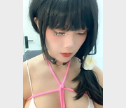紫薇YYDS：国色天香的完美结合，超高颜值和身材的可爱小妹妹！