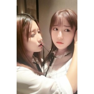 《香奈奈李恩熙：让人着迷的性感漂亮女孩，精彩的视频资源礼物》