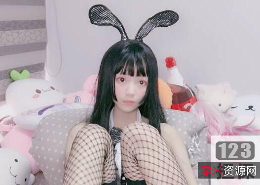 小奈奈玩具白衬衫：能量补更，叫声支持，关注资源下载