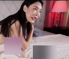 谭晓彤女主播完美直播死库水大红色氛围灯
