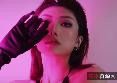 抖音绝版视频:Lisa田心三水变装化妆国外版作品