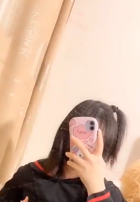 FL姬玩偶宝宝21部UL平台红人嫩光娇小玩法多视频照片近距离特写管状物娱乐学士服JK格子短裙动作喝茶敬业精神