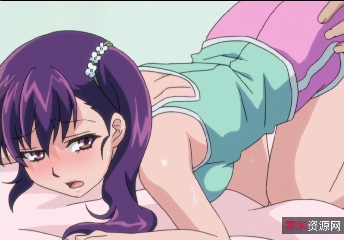 沙滩上的热吻：小丽莎与伯父的感人爱情故事