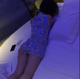 清纯嫩妹表演女友嘴艺
