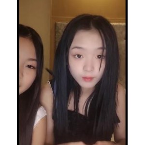 稚鸟系列：J果带你进入实弹实战的3V3世界，小姐姐们用嘴服务员不明液体，惊喜连连！