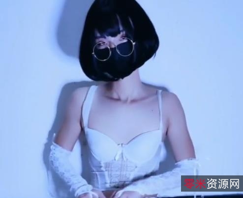 TS网红JinWanXuan1999高产资源，拳打肛特大号玩就娆视频4.4G共92部