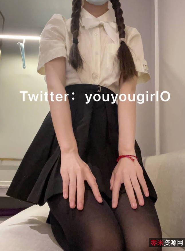 推特和neko酱可能是指某个人在推特上发布的内容或活动。根据这个信息,可以将标题设为推特上的neko酱活动或neko酱在推特上的发布。双马尾和JK可能指的是一种发型和日本的学生服装。根据这个信息,可以将标题设为双马尾发型的JK学生或穿着JK服装的双马尾女孩。白丝可能指的是一种袜子,通常是白色的丝袜。根据这个信息,可以将标题设为穿着白丝袜的女孩或白丝袜的时尚搭配。两套可能指的是某种商品或服装有两种选