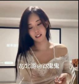 TS大神BJ大佬3G资源：小姐姐漂亮用嘴互动打H机，短作品100V视频尽享