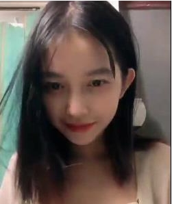 俏皮可爱的嫩妹小妍完整版：精选视频展现脸蛋身材