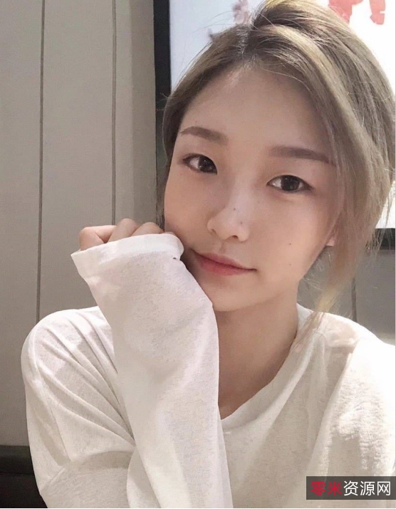 曝光！上海富家千金吃瓜视频大量曝光