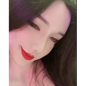 能够欣赏到这个充满活力和正能量的合集，收藏在手机里随时随地观看，让顾灵曦的魅力永远伴随着你。