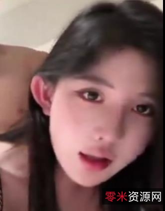 富家公子哥Sy-MengNan689与优质空姐亲密互动视频曝光，颜值爆表引热议，网友热切下载期待