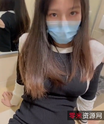 《渴望胜利的大眼睛小姐姐：认真吃鸡迷人裹爽再C》