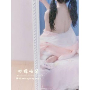 柠檬喵酱私人珍餐柘集：性感尤物cos黑色女仆，9集700M福利资源