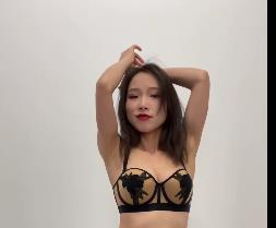 快手小雪儿定制视频-露脸脸打车衣棒棒糖下水道黑子