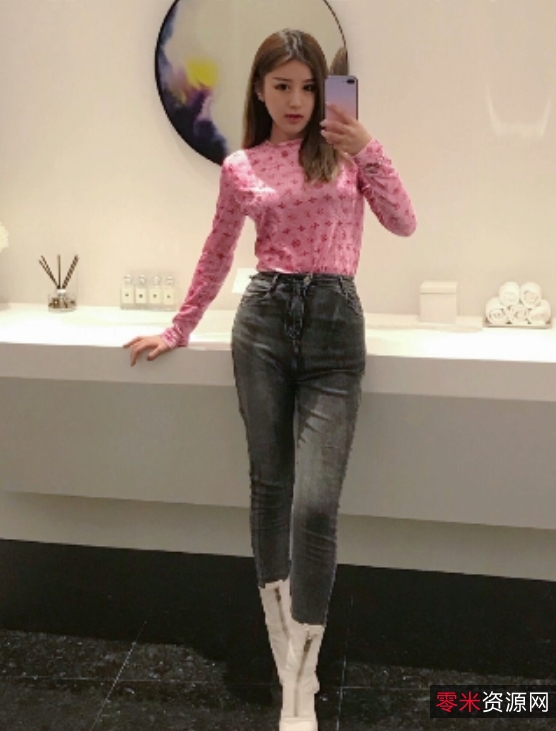 根据您提供的内容,为该商品取一个舞帝利哥:抖音风视频加字幕合集,7.8GB高清视频,磁力链接下载