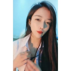 **上海模特一库一库111v137g合集，视频丰富多彩**自从母亲去世之后，我开始对上海模特展开了一番研究。在这个过程中，我发现了一个引人注目的合集，名为“一库一库111v137g合集”。这个合集包含了丰富的视频资源，总计收藏252个。通过百度搜索，可以轻松地单独下载其中的视频，其中有一部分视频大小为115。在这些视频中，有三位模特成为了我的关注对象。然而，令人意外的是，这三位模特并没有坐在一起。