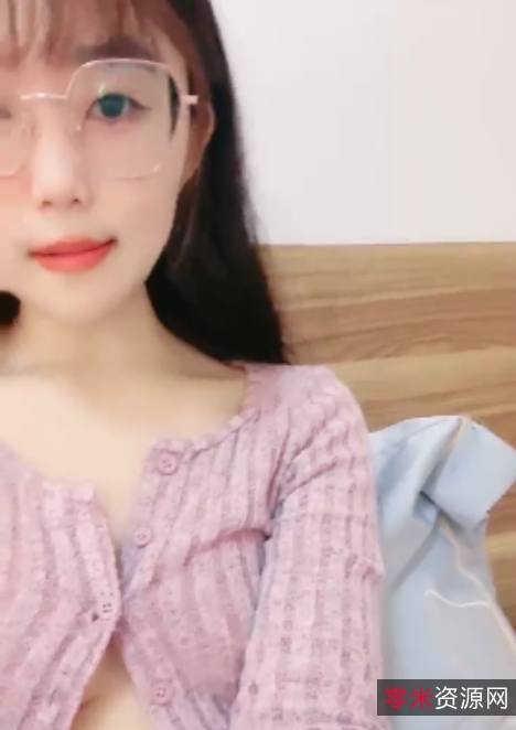 眼镜反差婊：火箭直播118v47g高清视频收藏必备！