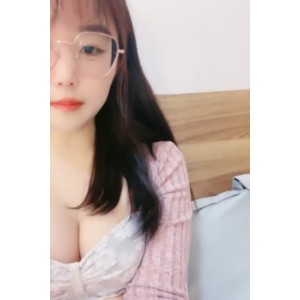 眼镜反差婊：火箭直播118v47g高清视频收藏必备！