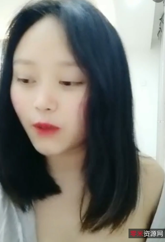 清晰的画面和精彩的表现，吸引了众多粉丝的收藏和追捧。8v7.4g设备的加入，使得她的直播更加精彩，39个视频记录了她在森林中的精彩经历，让人们更好地了解她的生活和工作。《小毒甜：户外直播，39个100MB的精彩视频等你收藏》