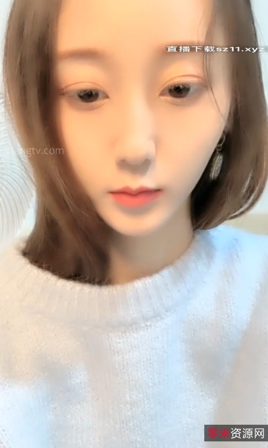 29v15.6g：主播小可爱，视频数量众多，长相清新，漏点按需