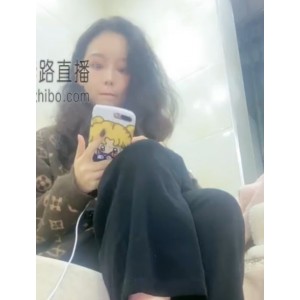 豆满月套路直播：17v9.38g大片，收藏狂潮涌现