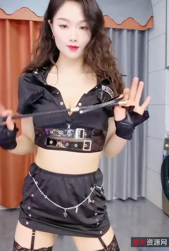 小糖糖舞蹈视频合集：一字马舞姿优美，收藏371，12月最新