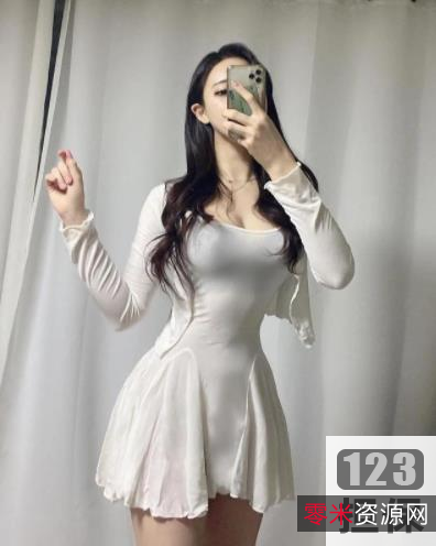 闪现直播女神悠岁三宝，火辣身材比基尼福利姬