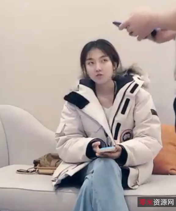 《小天七天探花合集》229v192g，收藏225独特风格吸引观众