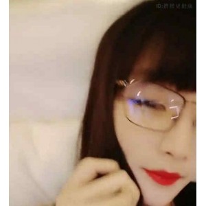 送上一份特别的礼物。如果你也想了解更多关于小雅的故事，快来关注她的微博吧！