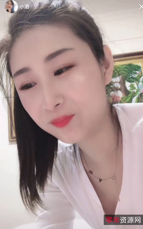 《武六更性感红花热裤直播：86V视频1.72G引发热议》