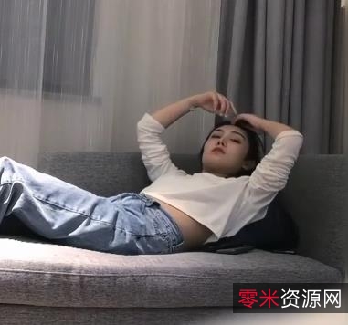 精选T花学生美女合集3V1.3G，在校学姐自拍，颜值超高，身材极好，三部精彩视频！