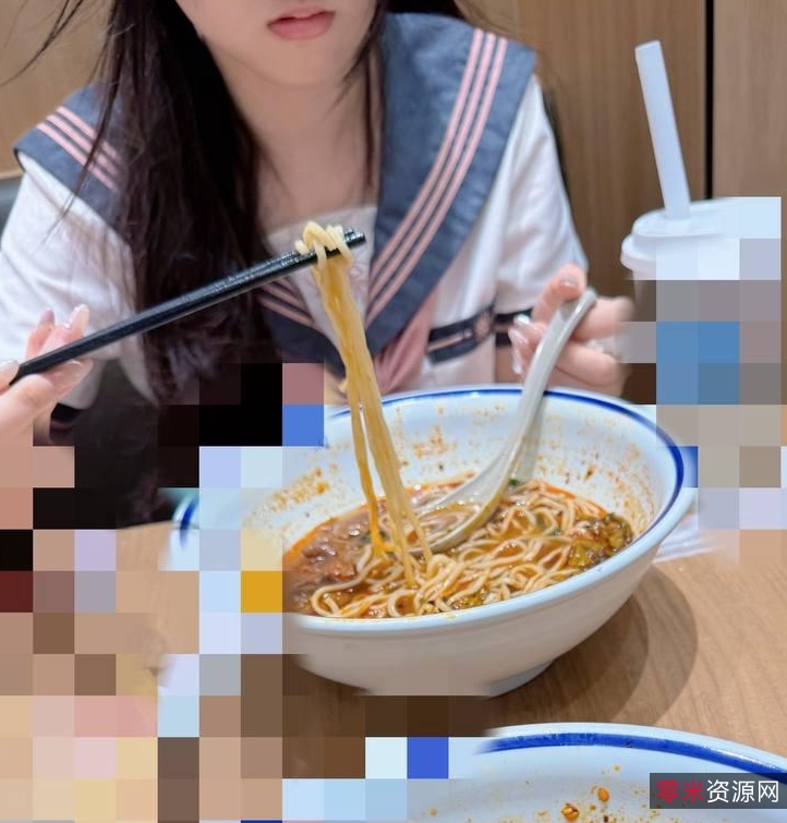 小表妹海角户外合集10部1.59G诱人