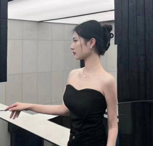 刘婉婷JK白丝女仆约会1V15P114M大一学妹