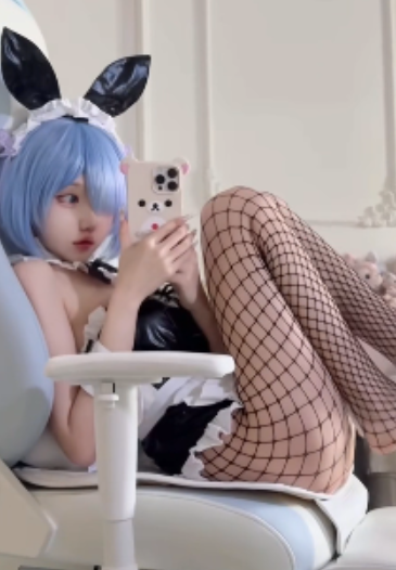 神再佑我璐酱超火福利视频1v300m抖音