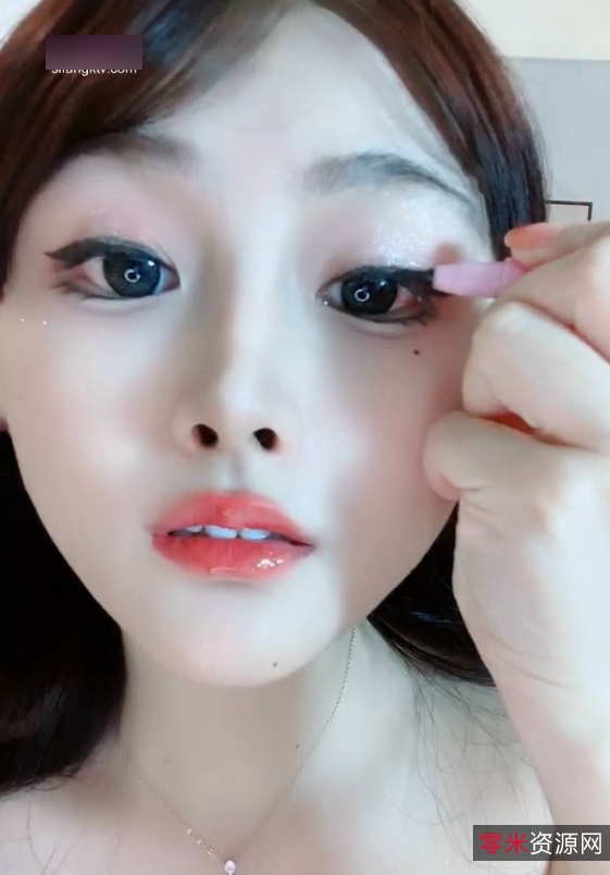 馒头小优嫩模私拍22部25G圆润曲线