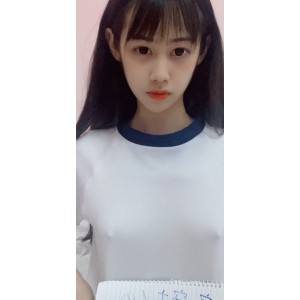 推特江可爱定制福利合集1部303MB超诱人